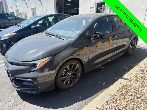 Certified 2023 Toyota Corolla SE w/ SE Premium Package FWD image 3