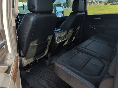 Used 2022 GMC Sierra 3500 Denali w/ Denali Ultimate Package AWD/4WD image 16