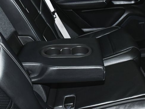 Used 2022 Porsche Cayenne GTS image 63