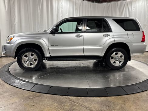 Used 2007 Toyota 4Runner SR5 AWD/4WD image 8