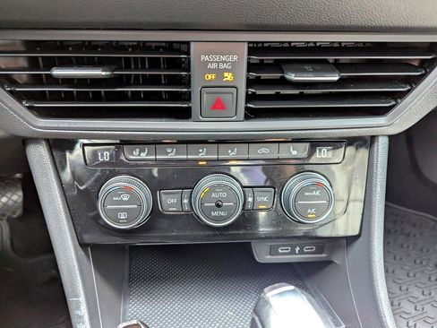 Used 2020 Volkswagen Jetta R-Line image 24