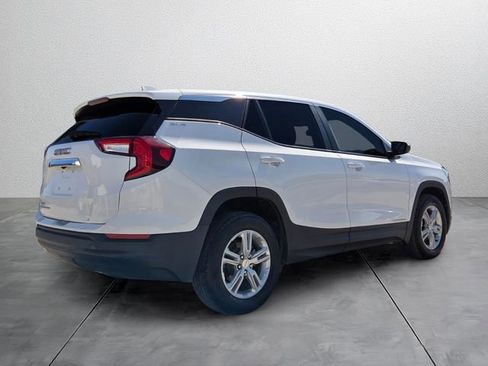 Used 2023 GMC Terrain SLE FWD image 4