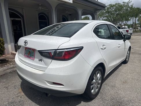 Used 2018 Toyota Yaris iA image 8