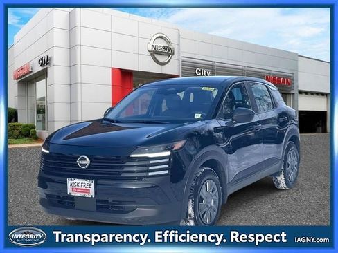 Certified 2025 Nissan Kicks S image 4