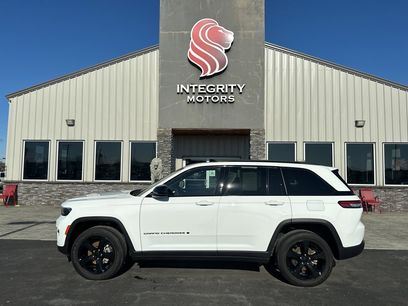 Used 2023 Jeep Grand Cherokee Altitude