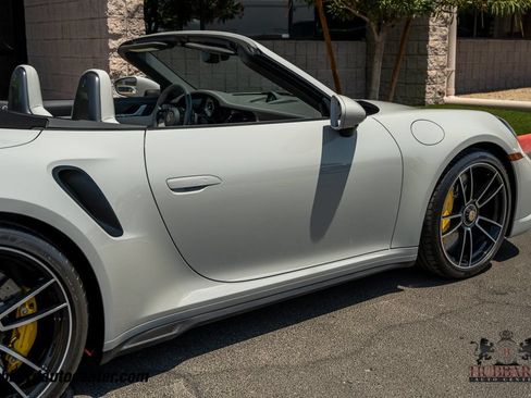 Used 2022 Porsche 911 Cabriolet AWD/4WD image 22