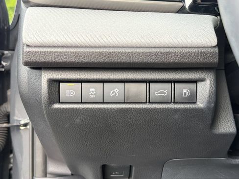 Used 2025 Toyota Camry SE FWD image 31