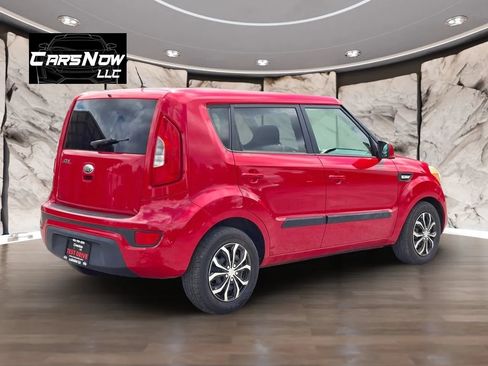 Used 2013 Kia Soul FWD image 6