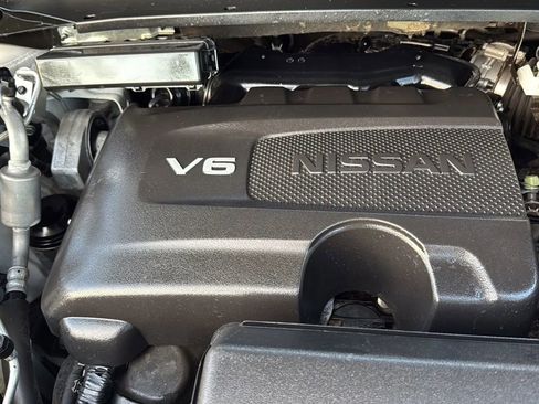 Used 2018 Nissan Pathfinder Platinum image 17