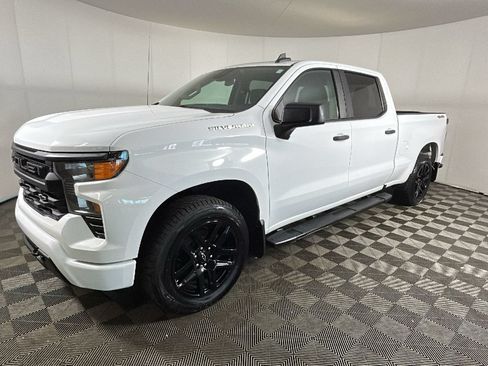 Used 2022 Chevrolet Silverado 1500 Custom AWD/4WD image 7