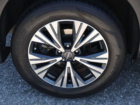 Used 2022 Nissan Rogue SV FWD image 11