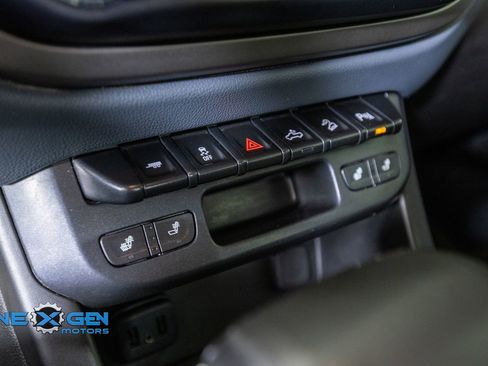 Used 2020 Chevrolet Colorado Z71 AWD/4WD image 23