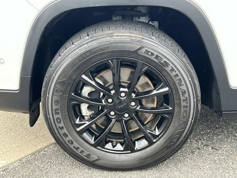 Used 2023 Jeep Cherokee Altitude Lux image 9