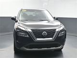 Used 2023 Nissan Rogue SV image 2