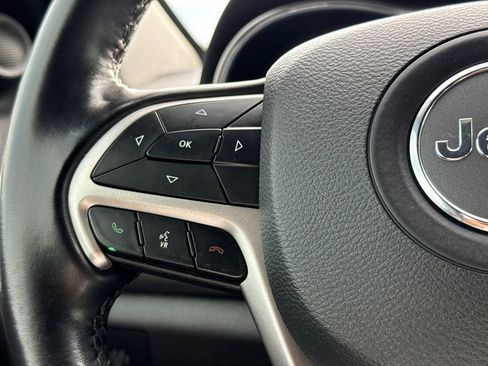 Used 2021 Jeep Grand Cherokee Laredo X RWD image 29