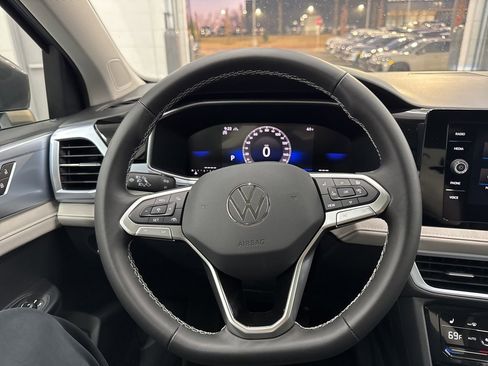 New 2026 Volkswagen Taos SE image 35