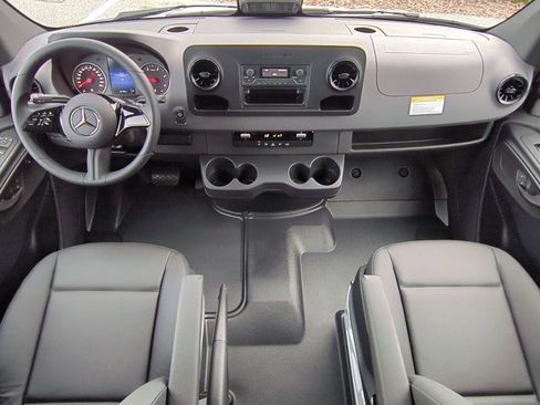 Used 2026 Mercedes-Benz Sprinter 144 Cargo image 15