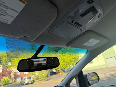 Used 2013 Toyota Sienna LE FWD image 21