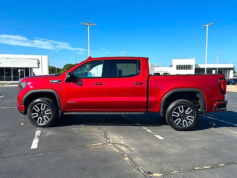 Used 2024 GMC Sierra 1500 AT4 w/ Technology Package AWD/4WD image 5