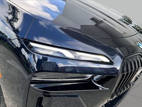 Used 2023 BMW 740i w/ Parking Assistance Package RWD image 25