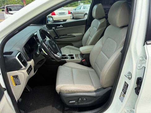 Used 2022 Kia Sportage Nightfall Edition FWD image 5