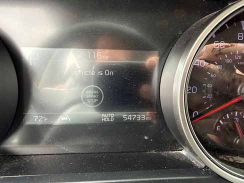 Used 2024 Kia Carnival LX FWD image 18