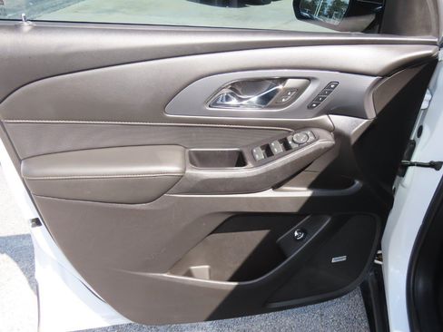 Used 2018 Chevrolet Traverse Premier w/ Redline Edition FWD image 26