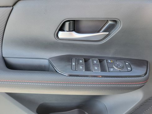 New 2025 Nissan Kicks SR image 25