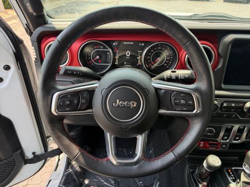 Used 2018 Jeep Wrangler Rubicon AWD/4WD image 9