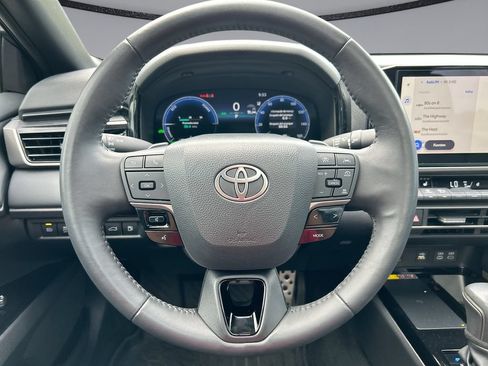 Used 2025 Toyota Camry XSE FWD image 15