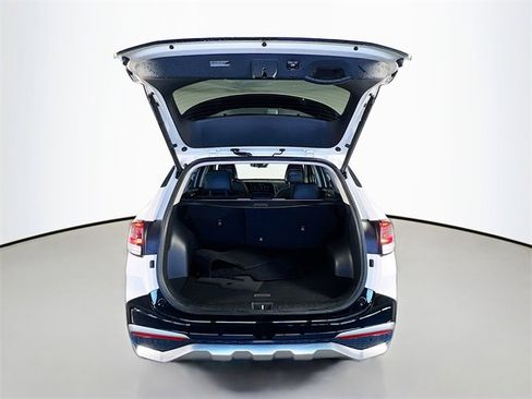 Used 2024 Kia Sportage SX image 28