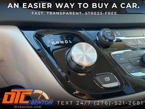Used 2023 Chrysler Voyager LX FWD image 19