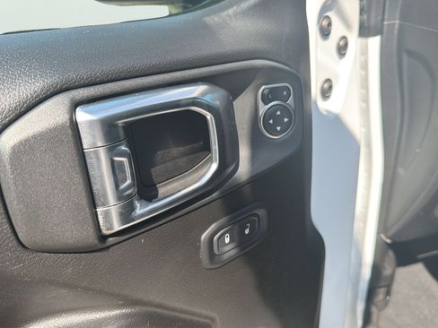 Used 2022 Jeep Wrangler Unlimited Sport w/ Sun And Sound Package AWD/4WD image 20