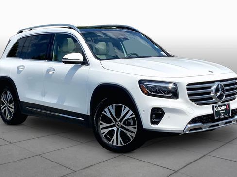 Used 2024 Mercedes-Benz GLB 250 4MATIC image 3