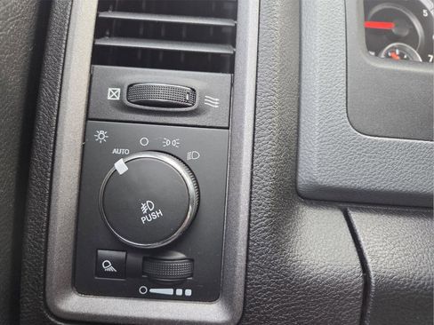 Used 2014 RAM 1500 Express image 12
