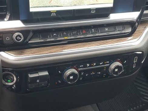 Used 2025 Chevrolet Silverado 1500 LT image 26