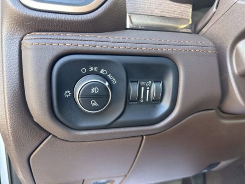 Used 2025 RAM 3500 Longhorn image 18