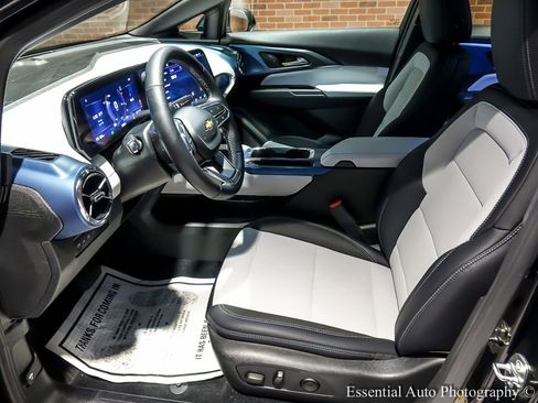 Used 2025 Chevrolet Equinox EV LT FWD image 14