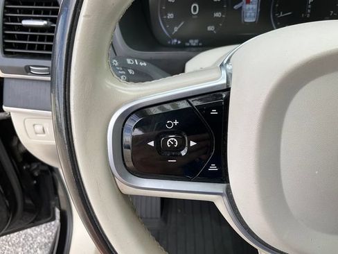 Used 2020 Volvo XC90 T6 Momentum AWD/4WD image 12