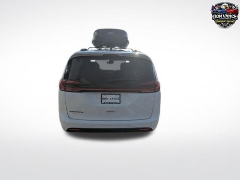 New 2025 Chrysler Pacifica Select w/ Fav Edition Package image 4