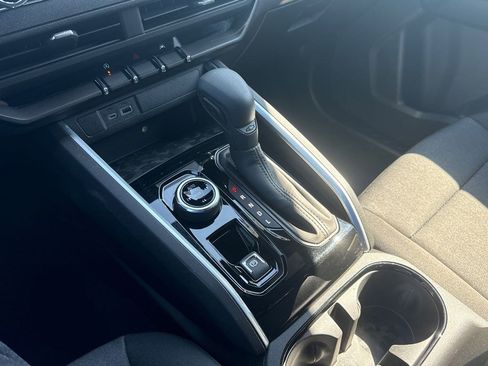 Used 2023 Chevrolet Colorado Trail Boss w/ Technology Package image 32