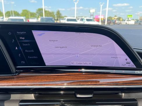 Certified 2022 Cadillac Escalade Premium Luxury AWD/4WD image 31