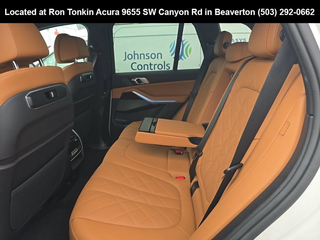 Used 2025 BMW X5 xDrive40i w/ Climate Comfort Package AWD/4WD image 10