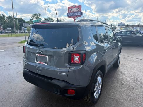 Used 2021 Jeep Renegade Latitude w/ Convenience Group AWD/4WD image 5