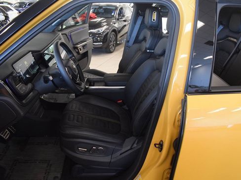 Used 2022 Rivian R1T Adventure AWD/4WD image 12