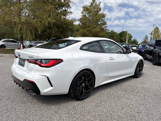 Used 2026 BMW 430i Coupe w/ M Sport Package RWD image 3