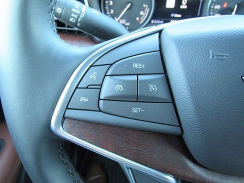 Certified 2025 Cadillac XT5 Premium Luxury w/ LPO, Bronce Accent Package image 17