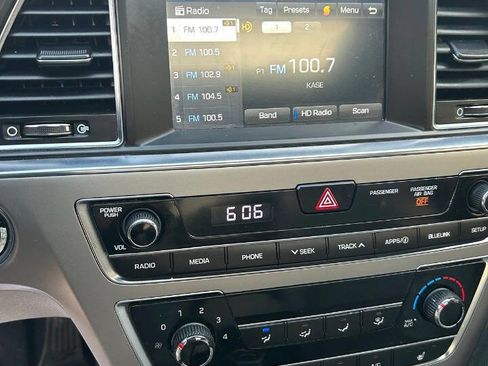 Used 2017 Hyundai Sonata Sport w/ Value Edition Package 02 image 36