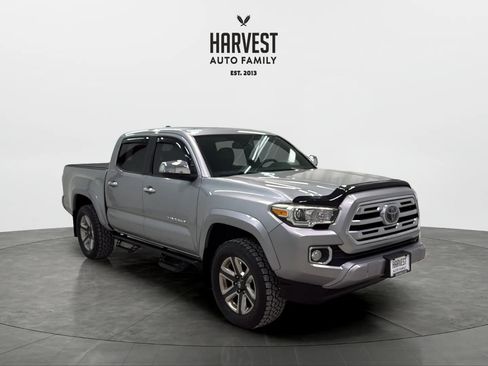 Used 2018 Toyota Tacoma Limited AWD/4WD image 10