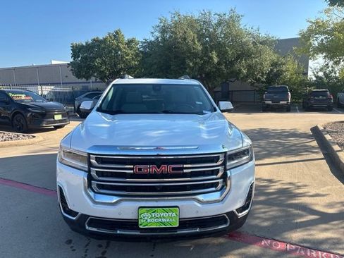 Used 2020 GMC Acadia SLT w/ Driver Alert Package II FWD image 2
